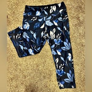 DIP SOFT YOGA PANTS CROPPED